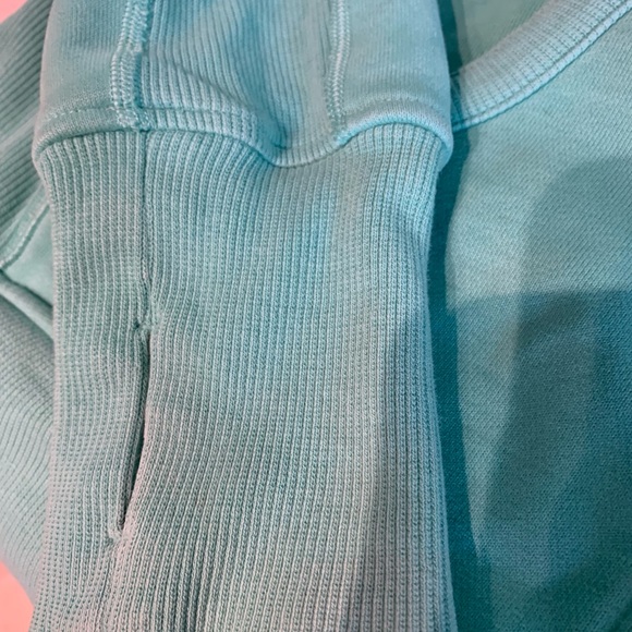 Teal lululemon sweater. Size is 10-12 - Picture 6 of 7